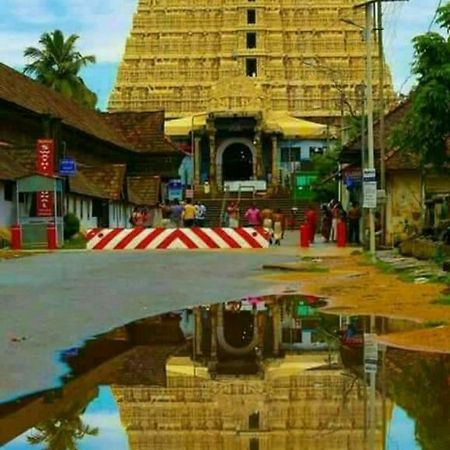 Devasthanam Lodge Thiruvananthapuram Ngoại thất bức ảnh