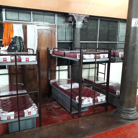 Devasthanam Lodge Thiruvananthapuram Ngoại thất bức ảnh
