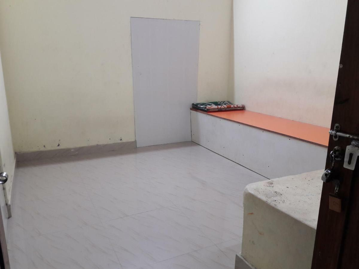 Devasthanam Lodge Thiruvananthapuram Ngoại thất bức ảnh