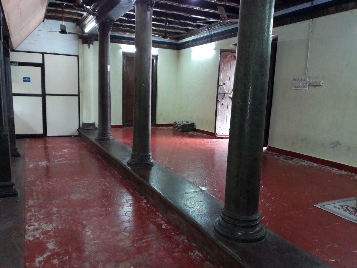 Devasthanam Lodge Thiruvananthapuram Ngoại thất bức ảnh