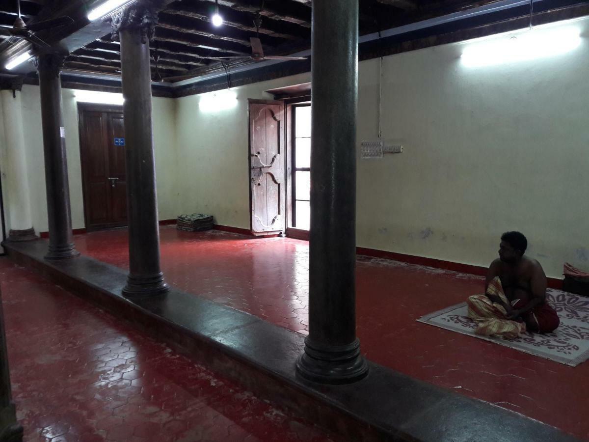 Devasthanam Lodge Thiruvananthapuram Ngoại thất bức ảnh