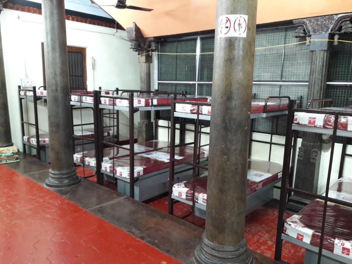 Devasthanam Lodge Thiruvananthapuram Ngoại thất bức ảnh