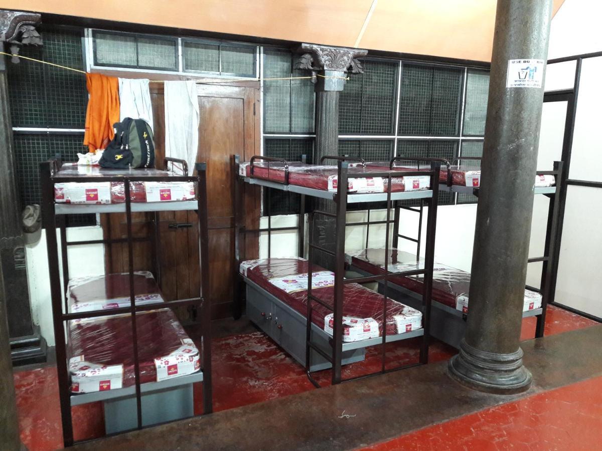 Devasthanam Lodge Thiruvananthapuram Ngoại thất bức ảnh
